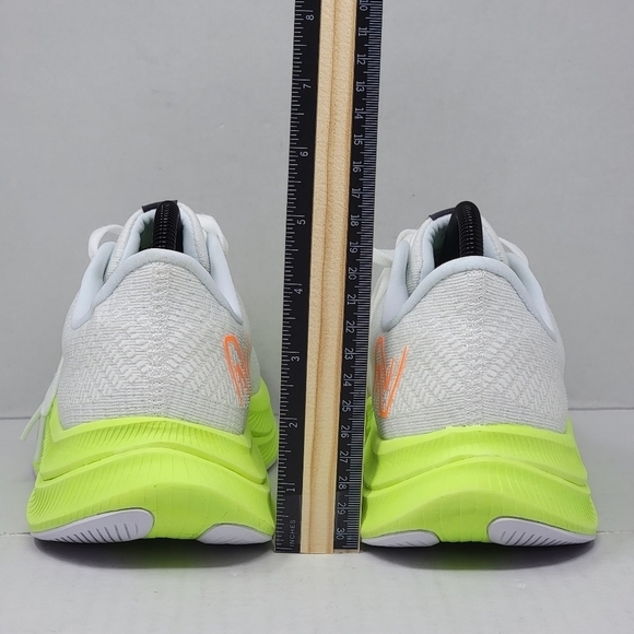 New Balance Men\'s Size 9 FuelCell Propel v4 Shoes White/Green MFCPRCA4 NIB main image 8